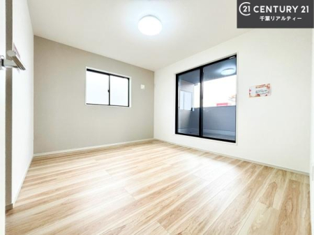 �m�� �o���R�j�[�ɖʂ��Ă���m���ł��B���邭�����肪����A���C����������ł��܂��I���N���āA�O�ɏo�Ĕw�L�т����[�ċz�����ǂ������}������邱�Ƃ��ł��܂��B