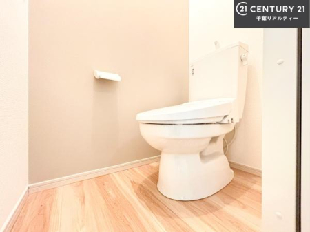 �g�C�� �������֍��ɂ��A�~��͕֍����g�����ł���̂ŗ₽���֍��ɍ��炸�ɍςފ������d�l�ł��I�V���v���ȃJ���[����Ƃ��Ă���̂ŁA������ꂪ���₷���ł��B