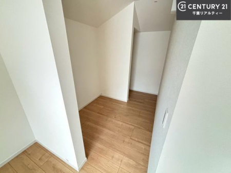 ���[ �E�H�[�N�C���N���[�[�b�g�t���ł��B��������̂��m���Ȃǂ����[���Ă��������ł��ˁI���ɂ���@�������ȂǋG�ߕ��̑傫�ȉƓd�����[�ł��܂��I
