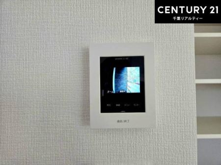 ���̑����� TV���j�^�[�t���C���^�[�z��������A�K��҂��f���Ŋm�F���Ă���Ή��ł��邽�߁A�h�Ɩʂ����S�ł��B���q�l�̂�����Ԏ��ɂ��S�����A���Ƒ��̈��S�E���S�ȕ�炵���T�|�[�g���܂��B