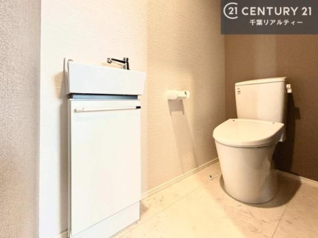 �g�C�� �������֍��ɂ��A�~��͕֍����g�����ł���̂ŗ₽���֍��ɍ��炸�ɍςފ������d�l�ł��I�V���v���ȃJ���[����Ƃ��Ă���̂ŁA������ꂪ���₷���ł��B