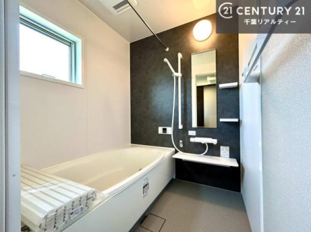 ���� �������������l�̕��͋C�̃o�X���[���́A�����o�Ă��ăo�X�^�C�����[���I
���d���撣���Ă��邲�J���ɂ��D�݂̍���̓����܂����āA�y����ł݂Ă͂������ł��傤���H