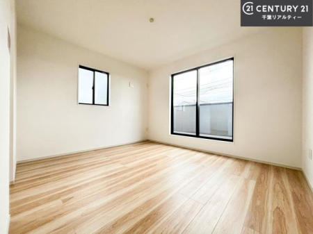 �m�� �o���R�j�[�ɖʂ��Ă���m���ł��B���邭�����肪����A���C����������ł��܂��I���N���āA�O�ɏo�Ĕw�L�т����[�ċz�����ǂ������}������邱�Ƃ��ł��܂��B