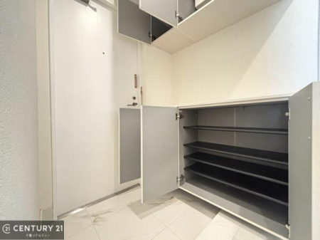 ���� �V���[�Y�{�b�N�X�t���Ȃ̂ŁA���ւ��Еt�����|�������₷���ł��I
�X�b�L���������ւŌ˂��J�����u�ԁA�������̂���S�n������Ԃ��o�}���Ă���܂��B