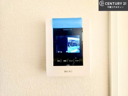 ���̑����� TV���j�^�[�t���C���^�[�z��������A�K��҂��f���Ŋm�F���Ă���Ή��ł��邽�߁A�h�Ɩʂ����S�ł��B���q�l�̂�����Ԏ��ɂ��S�����A���Ƒ��̈��S�E���S�ȕ�炵���T�|�[�g���܂��B