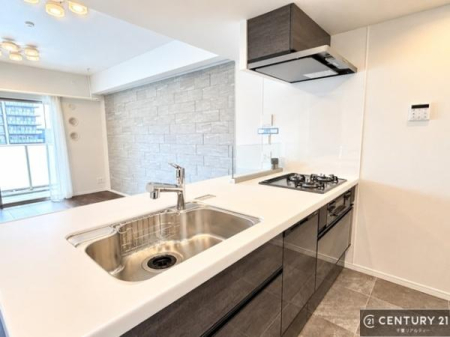 �L�b�`�� ��l�C�̑Ζʎ��V�X�e���L�b�`�����̗p���Ă��܂��I���Ƒ��̃R�~���j�P�[�V���������R�Ƒ�����݌v�ł��B
���q�l�ɂ��ڂ��͂��̂Ŋ������ł��ˁI�L�X�g���ĉ��K�ō�Ƃ��i�݂܂��B