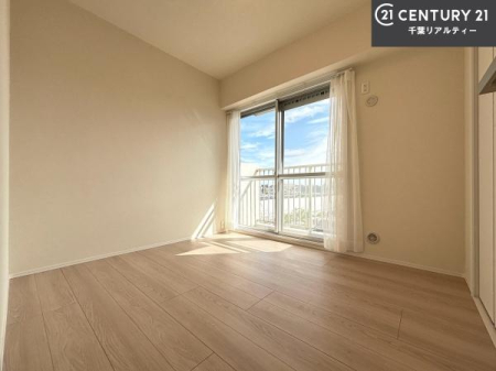 �m�� �o���R�j�[�ɖʂ��Ă���m���ł��B���邭�����肪����A���C����������ł��܂��I���N���āA�O�ɏo�Ĕw�L�т����[�ċz�����ǂ������}������邱�Ƃ��ł��܂��B
