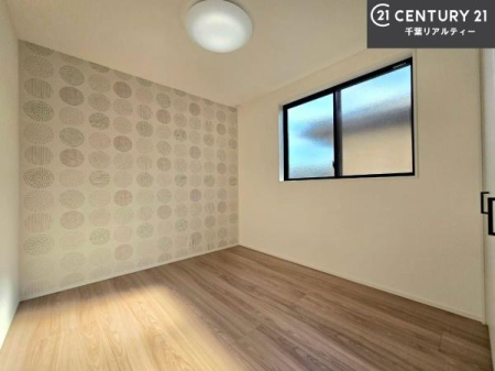 �q������ ���q���܂̋����Ƃ��Ă��������߂̗m���B�x�b�h��w�K���Ȃǂ�z�u���₷���A���q���܂����������̎��Ԃ��߂�����v���C�x�[�g��ԂƂ��Ă��g�����������܂��B