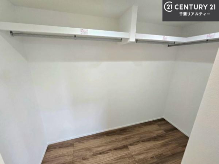 ���[ �E�H�[�N�C���N���[�[�b�g�t���ł��B��������̂��m���Ȃǂ����[���Ă��������ł��ˁI���ɂ���@�������ȂǋG�ߕ��̑傫�ȉƓd�����[�ł��܂��I