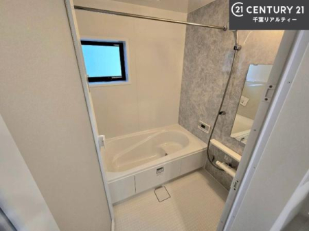 ���� �������������l�̕��͋C�̃o�X���[���́A�����o�Ă��ăo�X�^�C�����[���I
���d���撣���Ă��邲�J���ɂ��D�݂̍���̓����܂����āA�y����ł݂Ă͂������ł��傤���H