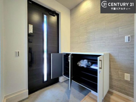 ���� �V���[�Y�{�b�N�X�t���Ȃ̂ŁA���ւ��Еt�����|�������₷���ł��I
�X�b�L���������ւŌ˂��J�����u�ԁA�������̂���S�n������Ԃ��o�}���Ă���܂��B