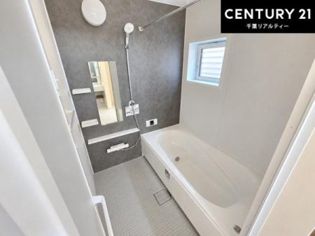 ���� �������������l�̕��͋C�̃o�X���[���́A�����o�Ă��ăo�X�^�C�����[���I
���d���撣���Ă��邲�J���ɂ��D�݂̍���̓����܂����āA�y����ł݂Ă͂������ł��傤���H