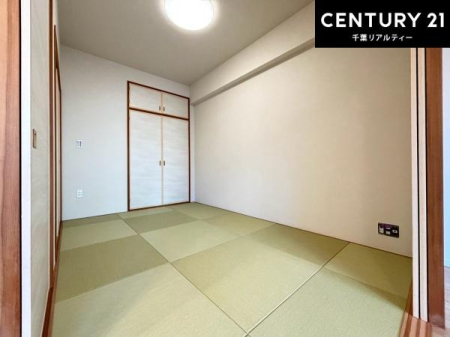 �a�� ���r���O�Ɨאڂ��Ă���a���ł��I�q�ԂƂ��Ă͂������A�Ǝ��̋x�e�X�y�[�X�Ƃ��Ďg�p����̂������ł��ˁI
