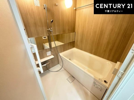 ���� �������������l�̕��͋C�̃o�X���[���́A�����o�Ă��ăo�X�^�C�����[���I
���d���撣���Ă��邲�J���ɂ��D�݂̍���̓����܂����āA�y����ł݂Ă͂������ł��傤���H