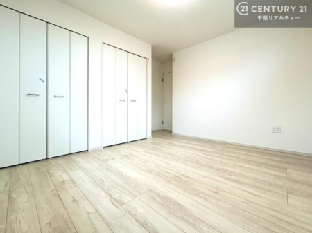 �Q�� �D���������������ޗm���́A���̖ڊo�߂��C�������ǂ������ł��ˁB���������Ԃ��������Ɖ߂������Ƃ��ł��܂��B�D�����F�����̃t���[�����O���ǂ�ȉƋ�ɂ��}�b�`���܂��I