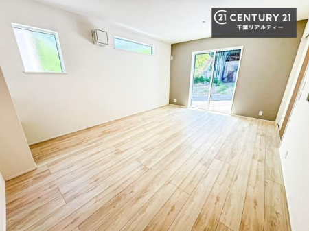���r���O �傫�ȑ����炽���Ղ�̗z���������閾�邢���r���O�B�J�����̂��郊�r���O�ŉƑ��c���̂��났�̎��Ԃ��߂����܂��I