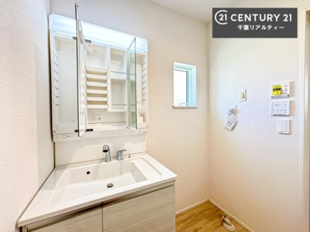 ���ʑ�E���ʏ� �[�����ʑ�{�E���́A�������˂ɂ����̂ł�����ꂪ�y�X�I���������ۂĂ܂��I
�L���C�Ȑ��ʏ��Ŏ��������̃��`�x�[�V�������オ��܂��ˁI