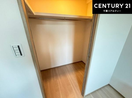 ���[ �E�H�[�N�C���N���[�[�b�g�t���ł��B��������̂��m���Ȃǂ����[���Ă��������ł��ˁI���ɂ���@�������ȂǋG�ߕ��̑傫�ȉƓd�����[�ł��܂��I