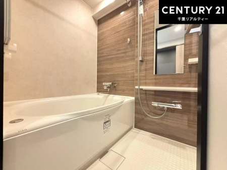 ���� �������������l�̕��͋C�̃o�X���[���́A�����o�Ă��ăo�X�^�C�����[���I
���d���撣���Ă��邲�J���ɂ��D�݂̍���̓����܂����āA�y����ł݂Ă͂������ł��傤���H