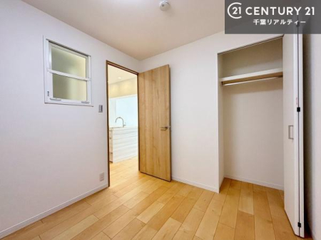 �q������ ���q���܂̋����Ƃ��Ă��������߂̗m���B�x�b�h��w�K���Ȃǂ�z�u���₷���A���q���܂����������̎��Ԃ��߂�����v���C�x�[�g��ԂƂ��Ă��g�����������܂��B
