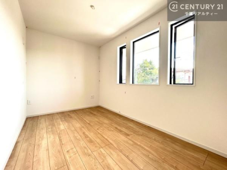 �q������ ���q���܂̋����Ƃ��Ă��������߂̗m���B�x�b�h��w�K���Ȃǂ�z�u���₷���A���q���܂����������̎��Ԃ��߂�����v���C�x�[�g��ԂƂ��Ă��g�����������܂��B