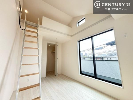 �Q�� �o���R�j�[�ɖʂ��Ă���m���ł��B���邭�����肪����A���C����������ł��܂��I���N���āA�O�ɏo�Ĕw�L�т����[�ċz�����ǂ������}������邱�Ƃ��ł��܂��B
