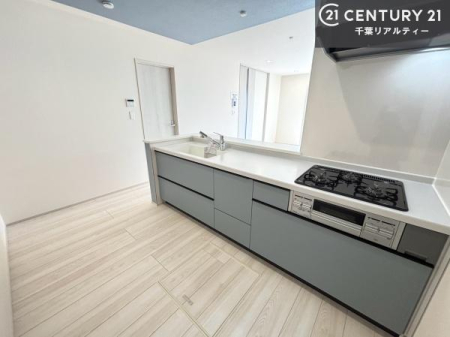 �L�b�`�� ��Ƃ肠�钲���X�y�[�X�ō�Ƃ����₷�����K�ȃL�b�`���ł��I
���q�l�ƈꏏ�ɂ��َq������y���߂�L�X�X�y�[�X�ł��B�y�����������ԂɂȂ肻���ł��ˁI