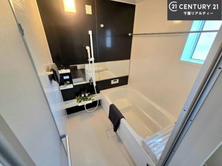 ���� �������������l�̕��͋C�̃o�X���[���́A�����o�Ă��ăo�X�^�C�����[���I
���d���撣���Ă��邲�J���ɂ��D�݂̍���̓����܂����āA�y����ł݂Ă͂������ł��傤���H