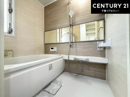 ���� �������������l�̕��͋C�̃o�X���[���́A�����o�Ă��ăo�X�^�C�����[���I
���d���撣���Ă��邲�J���ɂ��D�݂̍���̓����܂����āA�y����ł݂Ă͂������ł��傤���H