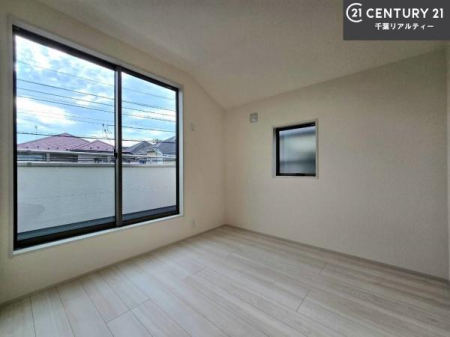 �m�� �o���R�j�[�ɖʂ��Ă���m���ł��B���邭�����肪����A���C����������ł��܂��I���N���āA�O�ɏo�Ĕw�L�т����[�ċz�����ǂ������}������邱�Ƃ��ł��܂��B