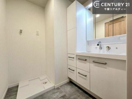 ���ʑ�E���ʏ� ���󂩂犣���E���[�A�����܂ł̈ړ����Z���A�����̉Ǝ������������ƃA�b�v���܂��B
����肪�߂��ɂ܂Ƃ܂��Ă��邽�߁A�Z��������J�̓��̂�������X�g���X�Ȃ����Ȃ��܂��B