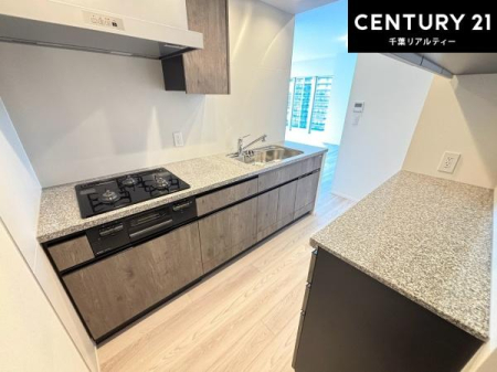 �L�b�`�� ��Ƃ肠�钲���X�y�[�X�ō�Ƃ����₷�����K�ȃL�b�`���ł��I
���q�l�ƈꏏ�ɂ��َq������y���߂�L�X�X�y�[�X�ł��B�y�����������ԂɂȂ肻���ł��ˁI