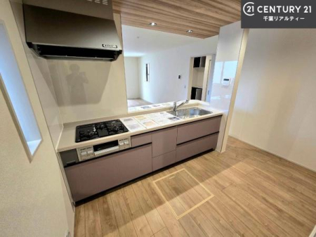 �L�b�`�� ��Ƃ肠�钲���X�y�[�X�ō�Ƃ����₷�����K�ȃL�b�`���ł��I
���q�l�ƈꏏ�ɂ��َq������y���߂�L�X�X�y�[�X�ł��B�y�����������ԂɂȂ肻���ł��ˁI
