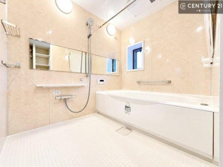 ���� �������������l�̕��͋C�̃o�X���[���́A�����o�Ă��ăo�X�^�C�����[���I
���d���撣���Ă��邲�J���ɂ��D�݂̍���̓����܂����āA�y����ł݂Ă͂������ł��傤���H