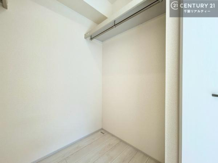 ���[ �E�H�[�N�C���N���[�[�b�g�t���ł��B��������̂��m���Ȃǂ����[���Ă��������ł��ˁI���ɂ���@�������ȂǋG�ߕ��̑傫�ȉƓd�����[�ł��܂��I