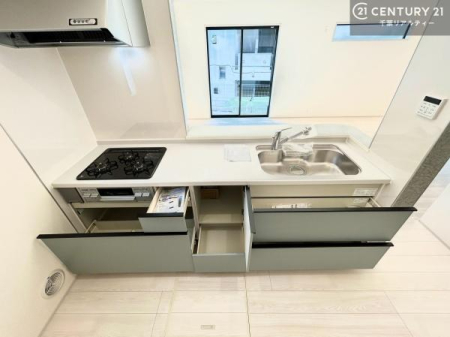 �L�b�`�� ���[�X�y�[�X���L�x�ŁA�����X�y�[�X���X�b�L���ƕЕt���Ђ�`�����p�ł��܂��I
���K�ɍ�Ƃ��ł��A�Ǝ��̌����A�b�v�I�����̗���������܂��I