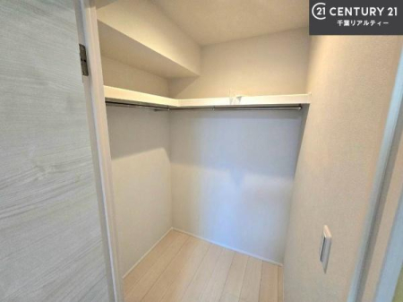 ���[ �E�H�[�N�C���N���[�[�b�g�t���ł��B��������̂��m���Ȃǂ����[���Ă��������ł��ˁI���ɂ���@�������ȂǋG�ߕ��̑傫�ȉƓd�����[�ł��܂��I