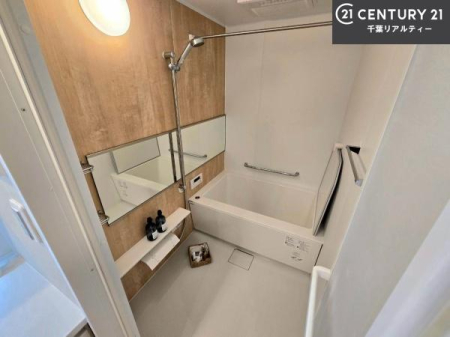 ���� �������������l�̕��͋C�̃o�X���[���́A�����o�Ă��ăo�X�^�C�����[���I
���d���撣���Ă��邲�J���ɂ��D�݂̍���̓����܂����āA�y����ł݂Ă͂������ł��傤���H