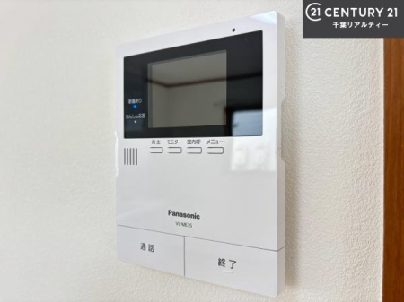 ���̑����� TV���j�^�[�t���C���^�[�z��������A�K��҂��f���Ŋm�F���Ă���Ή��ł��邽�߁A�h�Ɩʂ����S�ł��B���q�l�̂�����Ԏ��ɂ��S�����A���Ƒ��̈��S�E���S�ȕ�炵���T�|�[�g���܂��B