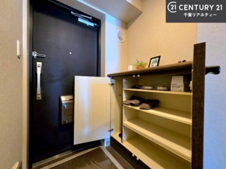 ���� �V���[�Y�{�b�N�X�t���Ȃ̂ŁA���ւ��Еt�����|�������₷���ł��I
�X�b�L���������ւŌ˂��J�����u�ԁA�������̂���S�n������Ԃ��o�}���Ă���܂��B