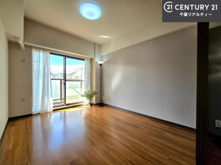 �m�� �o���R�j�[�ɖʂ��Ă���m���ł��B���邭�����肪����A���C����������ł��܂��I���N���āA�O�ɏo�Ĕw�L�т����[�ċz�����ǂ������}������邱�Ƃ��ł��܂��B