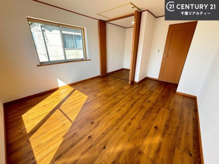 ���r���O�ȊO�̋��� ���[�X�y�[�X���[���I�������X�b�L�����ڂ��鎖���ł��܂��ˁB
�Ƌ��I�΂Ȃ��V���v���ȃf�U�C���ׁ̈A�Ƌ��I�΂����C�ɓ���̋�ԍ�肪�ł������ł��ˁB