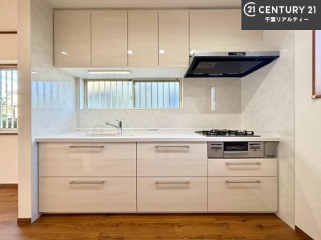 �L�b�`�� ��Ƃ����₷���V�X�e���L�b�`���ł��I���[���t���Ă���̂ŁA�����X�y�[�X�ɕ���u���Ȃ��čς݂܂��I
�L�X�g���āA���K�ɍ�Ƃ��ł��܂��I