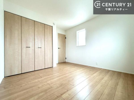 �q������ �V���v���Ń��C�A�E�g���₷���m���́A���q�l�̂������Ƃ��Ă��œK�B�����ɍ��킹�ď_��ɂ��g�����������܂��B