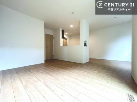 ���r���O �D�����z���܂肪���r���O����ł���ċ��S�n�̗ǂ���Ԃ����o���Ă���܂��I
���났�̎��Ԃ��߂����܂��I