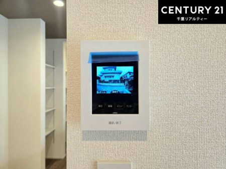 ���̑����� TV���j�^�[�t���C���^�[�z��������A�K��҂��f���Ŋm�F���Ă���Ή��ł��邽�߁A�h�Ɩʂ����S�ł��B���q�l�̂�����Ԏ��ɂ��S�����A���Ƒ��̈��S�E���S�ȕ�炵���T�|�[�g���܂��B
