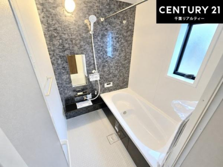 ���� �������������l�̕��͋C�̃o�X���[���́A�����o�Ă��ăo�X�^�C�����[���I
���d���撣���Ă��邲�J���ɂ��D�݂̍���̓����܂����āA�y����ł݂Ă͂������ł��傤���H