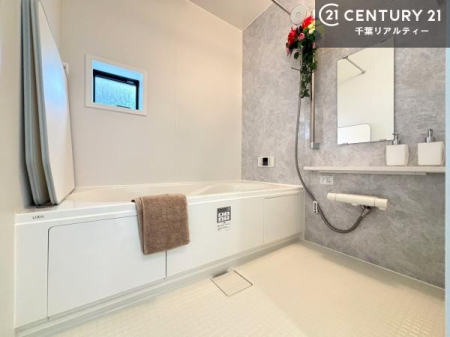 ���� �ǂ������@�\�t���̗����ŁA���ł����K�ȃo�X�^�C���B
���Ƒ��̓������Ԃ�����Ă��A�����������C���y���߂܂��B