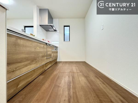 �L�b�`�� ���[�X�y�[�X���L�x�ŁA�����X�y�[�X���X�b�L���ƕЕt���Ђ�`�����p�ł��܂��I
���K�ɍ�Ƃ��ł��A�Ǝ��̌����A�b�v�I�����̗���������܂��I