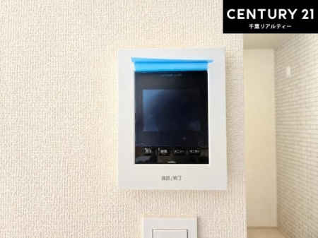 ���̑����� TV���j�^�[�t���C���^�[�z��������A�K��҂��f���Ŋm�F���Ă���Ή��ł��邽�߁A�h�Ɩʂ����S�ł��B���q�l�̂�����Ԏ��ɂ��S�����A���Ƒ��̈��S�E���S�ȕ�炵���T�|�[�g���܂��B